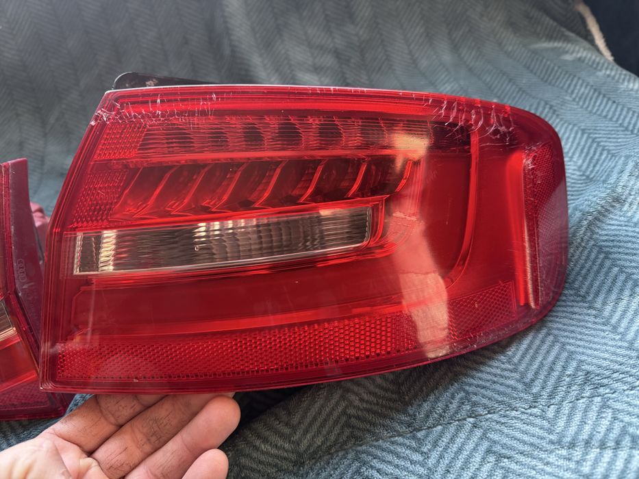 Set stopuri led audi a4 b8.5 cu mici defecte sedan berlina