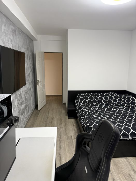 Apartament 3 camere, strada Caracal, Happy Residence
