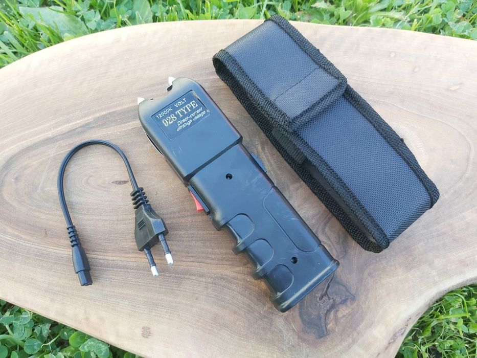 Мощен електрошок 928 TYPE с фенер