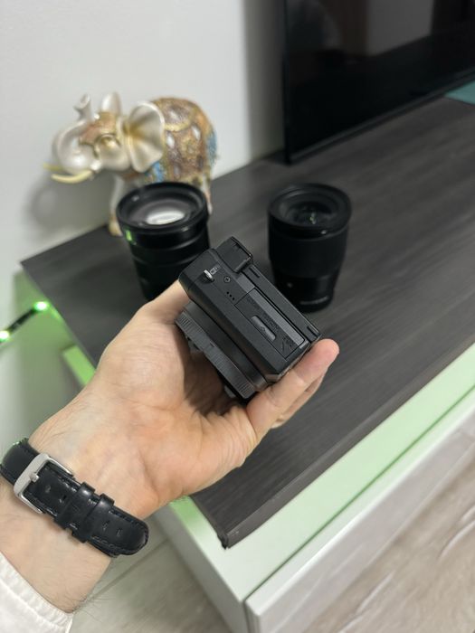 Sony A6400 body + отделно Sony 18-105mm f/4 G и Sigma 16mm f/1.4