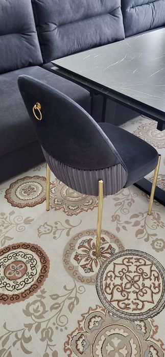 Стол для гостиной