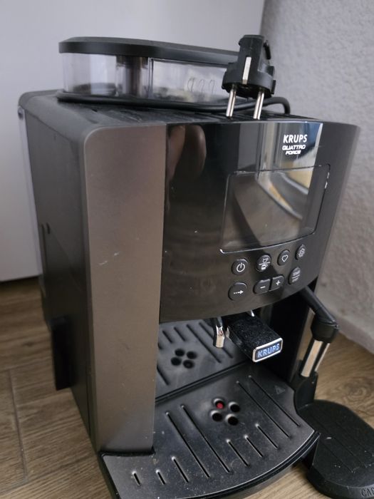 Espressor automat KRUPS Quattro Force, ecran LCD, râsnită încorporată