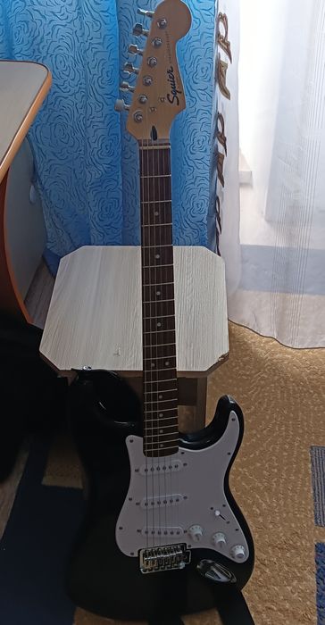 Электрогитара Squier