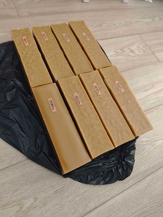 Натурален чист пчелен восък - тройно претопен (собствено производство)