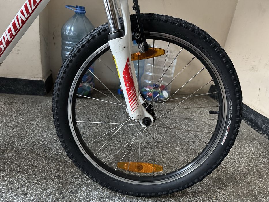 Specialized hatrock  20”