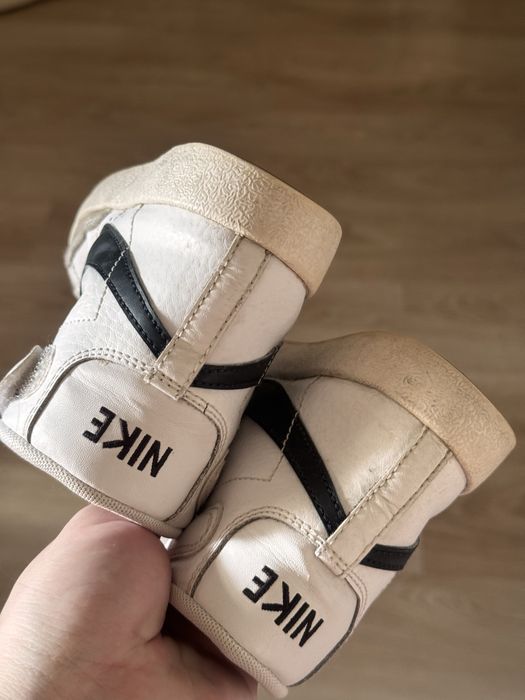 Детские кроссовки