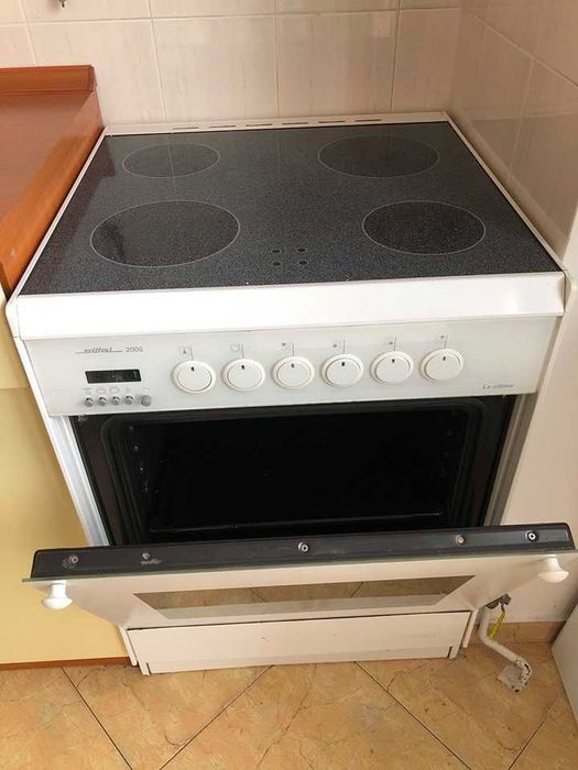 Готварска печка Siltal 2000 електрическа котлон фурна готвене