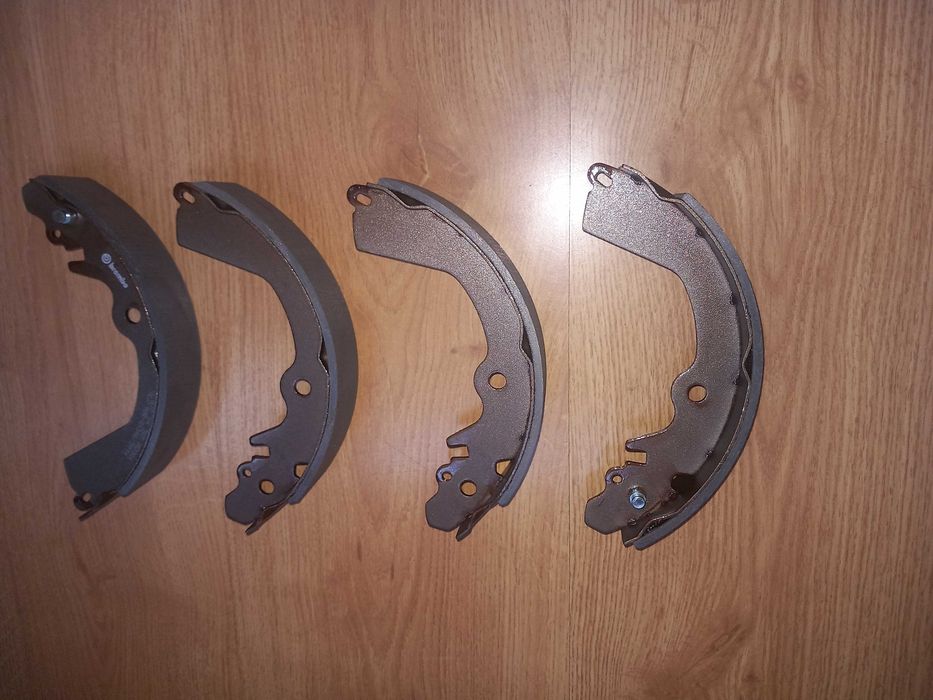 Накладки за Mitsubishi Carisma