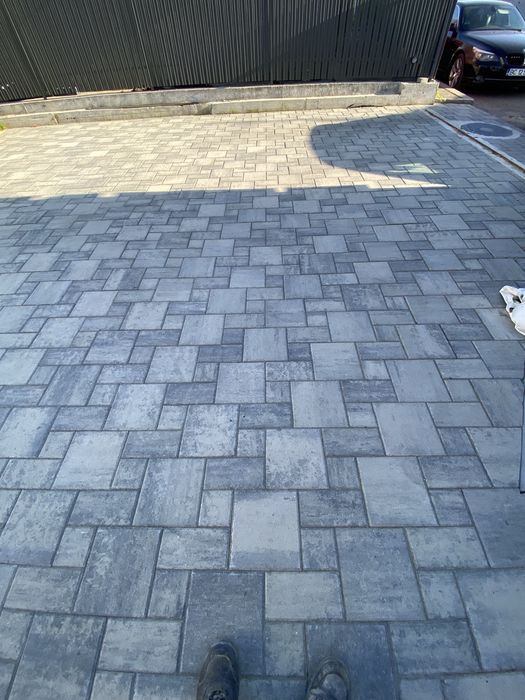 Montaj pavele /dale/borduri/rigole/placi beton