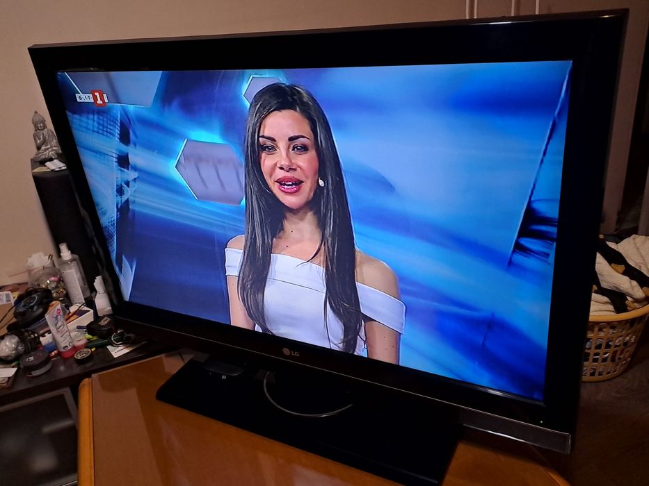 Телевизор LG 42' LCD