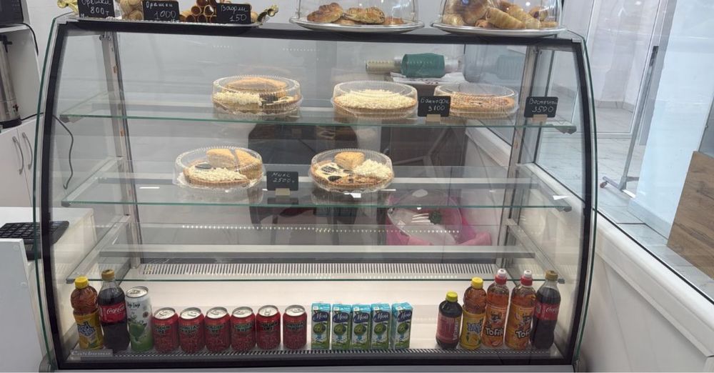 Холодильник - витрина !