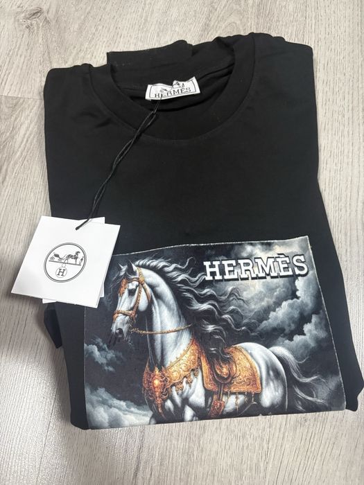 Мъжки тениски S и М размер