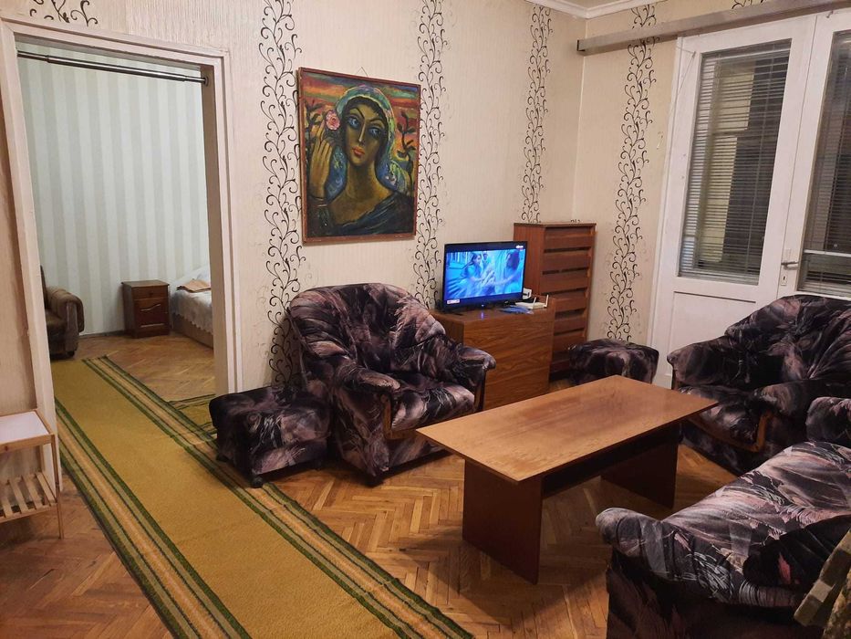 Продава се запазена  холна гарнитура