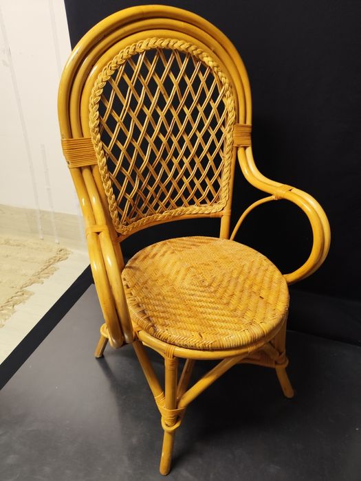 Ратанов стол ретро