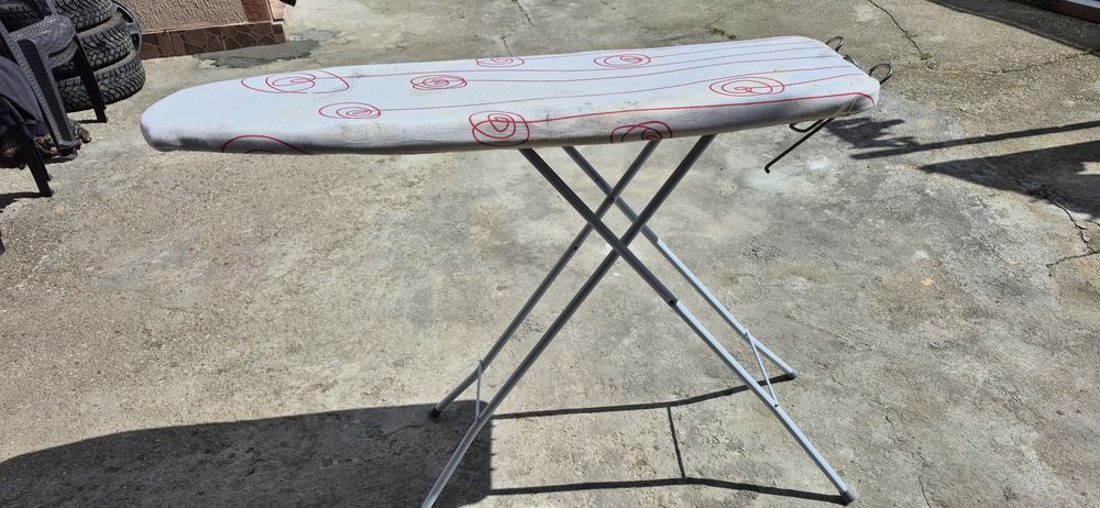 Masă de calcat în stare bună