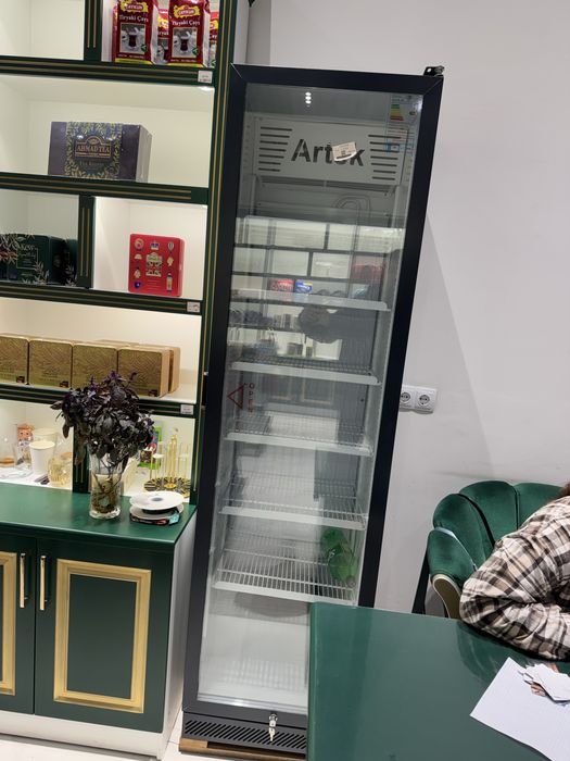 Холодильник новый продам