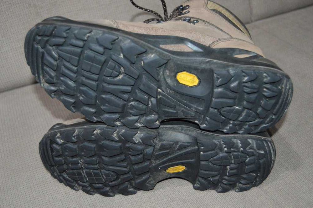 Bocanci piele Lowa Renegade 45 Gore-tex Vibram