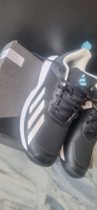 ЧИСТО НОВИ оригинални Adidas