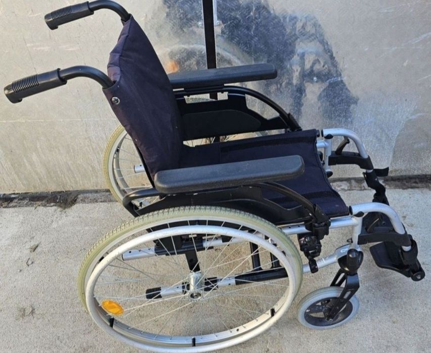 Fotoliu rulant/scaun cu rotile pt adolescenti, sezut 38 cm