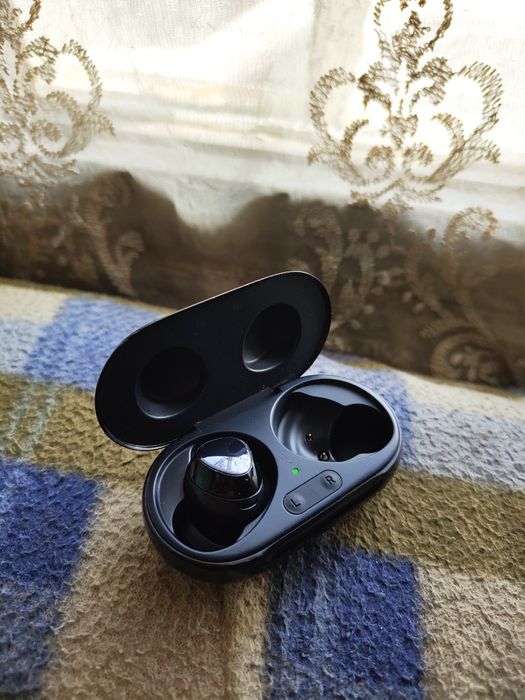 Наушники Powerbeats Pro, Samsung Buds+