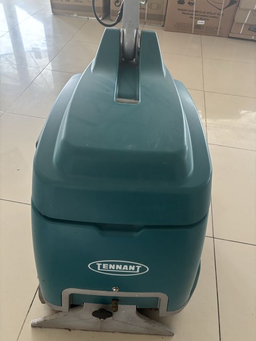 Aspirator TENNANT PROFESIONAL  cu Spalare  mocheta