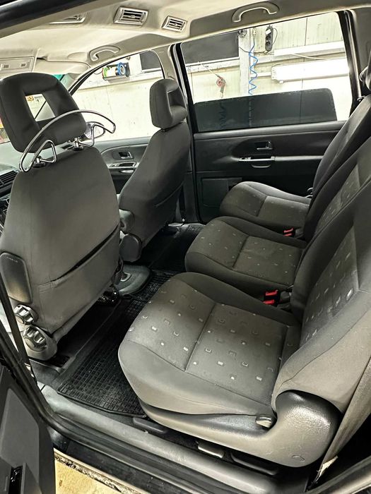 Mașina de familie vw Sharan 2009 7 locuri