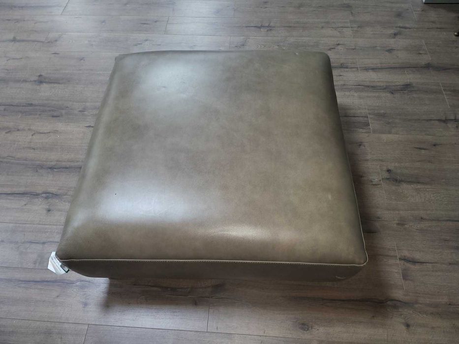 Голяма бежова кожена табуретка