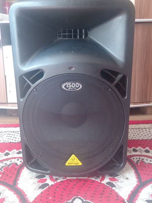 văd boxă behringer b615d