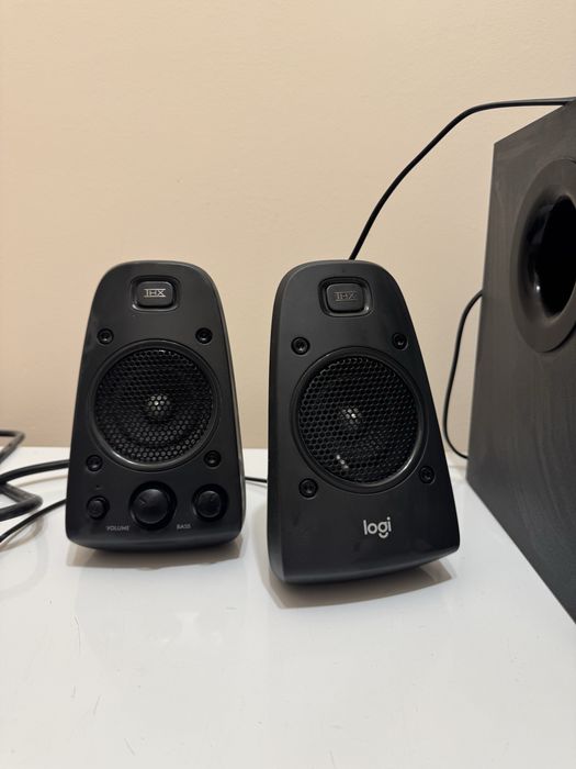 Set boxe Logitech 2.1 cu subwoofer