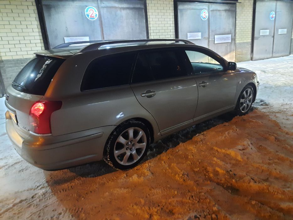 Продам Toyota avensis