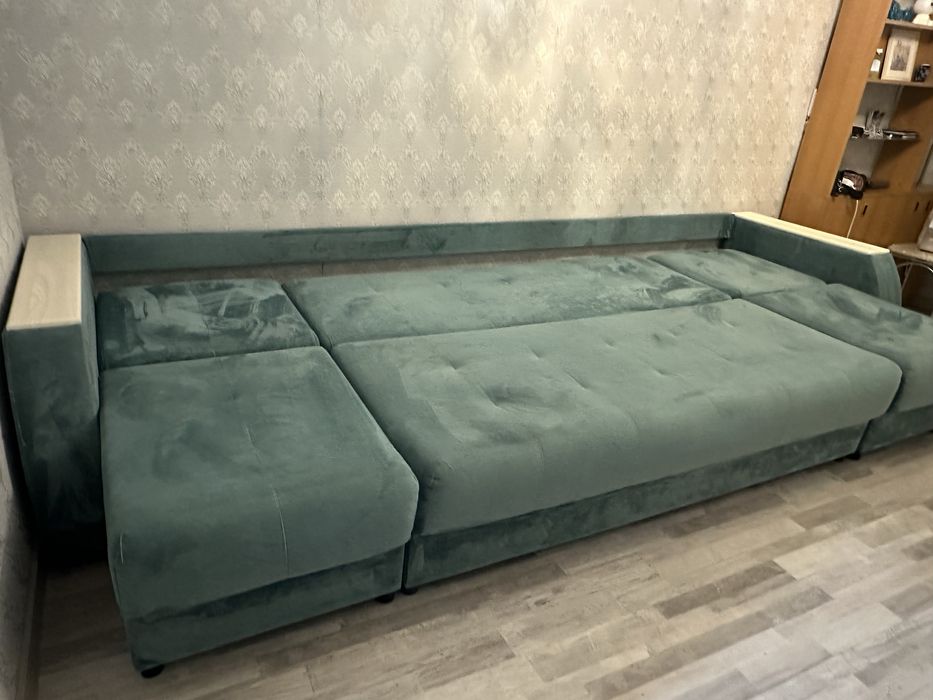 Продам раскладной большой диван