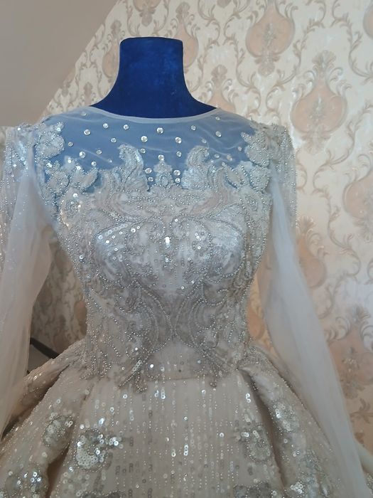 Toy liboslari sotiladi srochna xamyonbob narxlarda