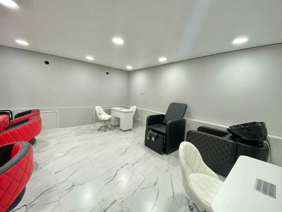 Сдаётся Салон Красоты общей площадью 53 м²