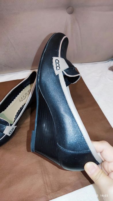 Продам осенне-весенние р.39