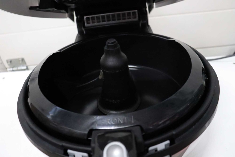 Фритюрник с горещ въздух Tefal FZ7600 ActiFry Genius 1.2кг, лек ДЕФЕКТ