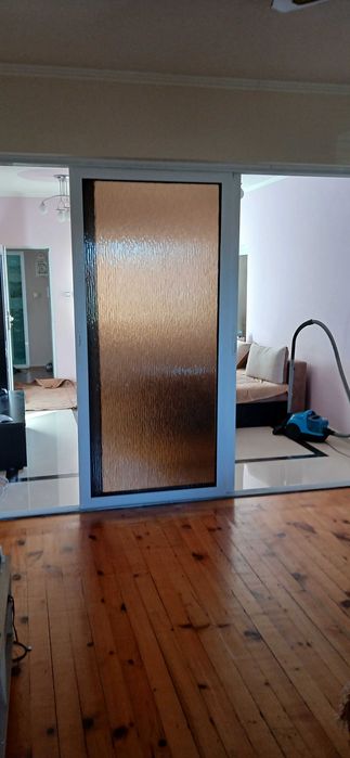 Алуминиева плъзгаща врата, преградна