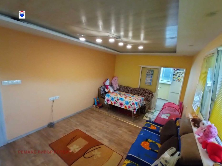 Продава се Тристаен апартамент в Русе, Дружба 2 - 72 кв.м за 1180 €/кв.м - Снимка #1