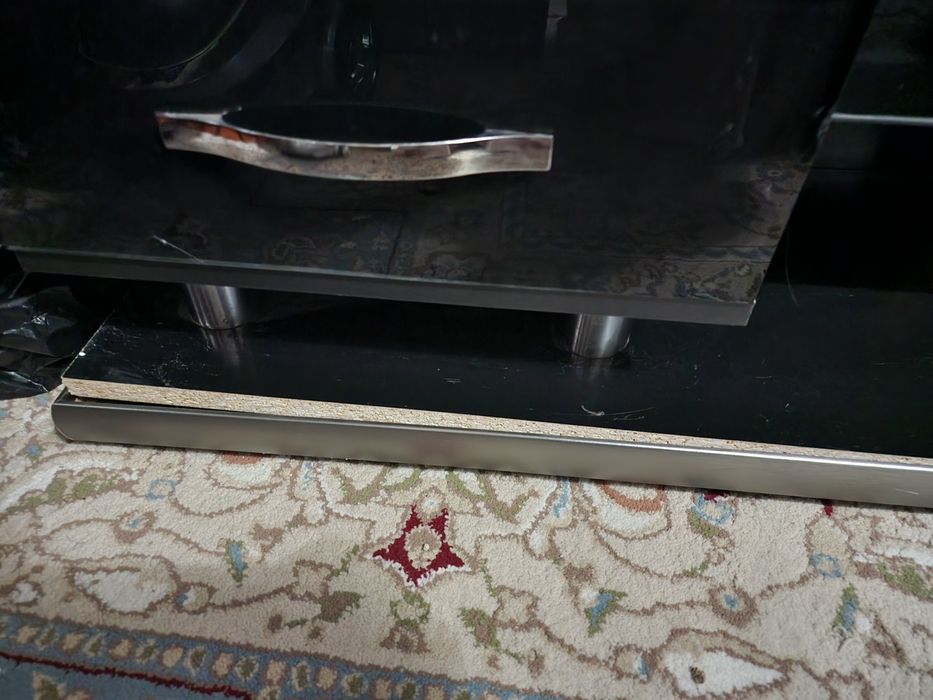 Подставка под TV сотилади