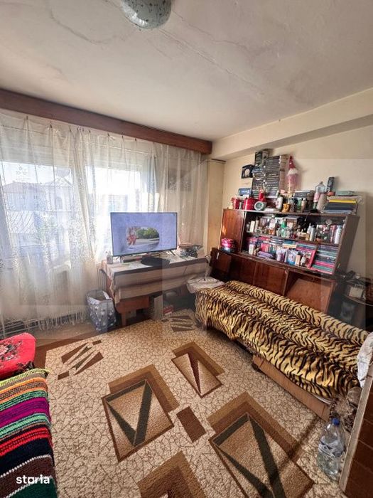 Apartament 3 camere decomandat, 76 mp, 2 balcoane, boxa – zona Steja