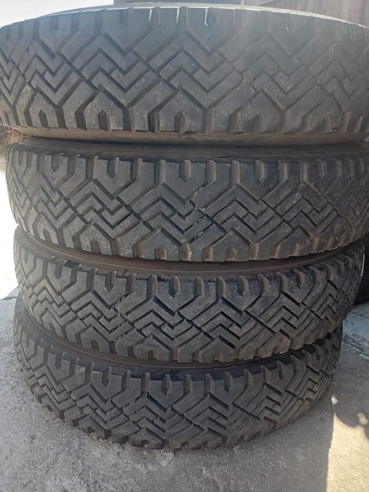 4 anvelope   10 R 22.5 (M+S) Continental