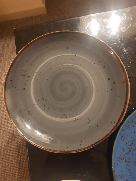 Порцеланови чинии нови за заведения