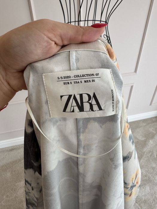 Тренчкот Zara, различни видове