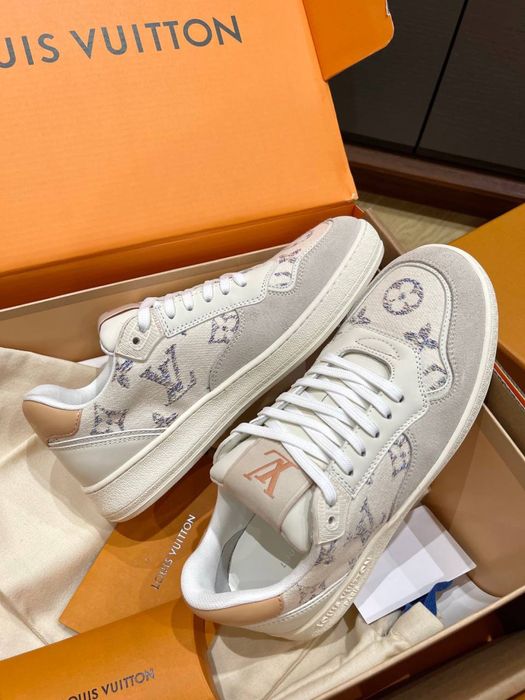 Adidasi Louis Vuitton