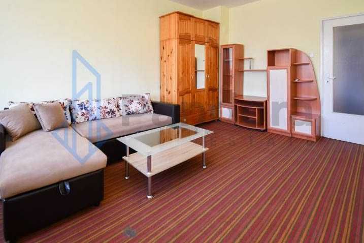 Двустаен апартамент под наем в кв. Изток