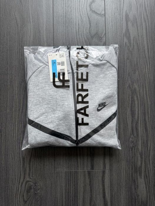 Trening Nike Tech Gri - Set Complet