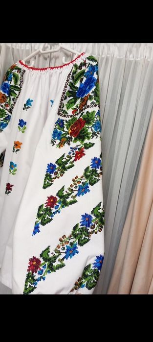 Camasa traditionala cu margele