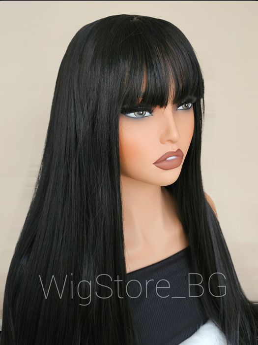 Черна права перука с бретон