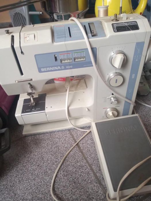 Професионална шевна малина Bernina 1020