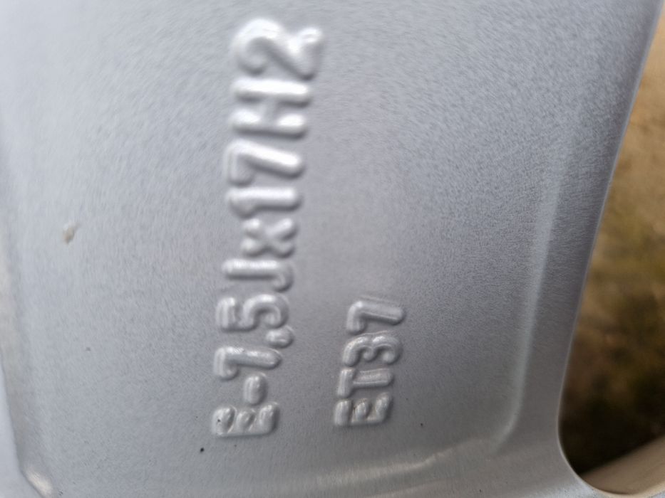 AUDI 225/55-17 PIRELLI 4G0071497