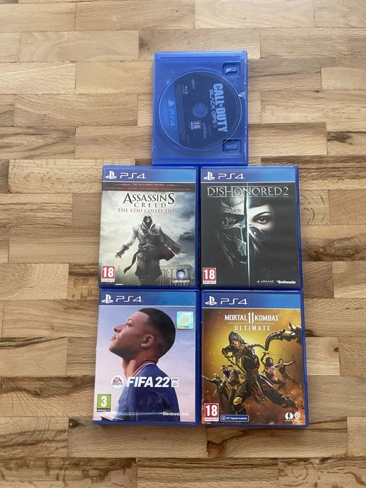 Продават се игри за playstation 4